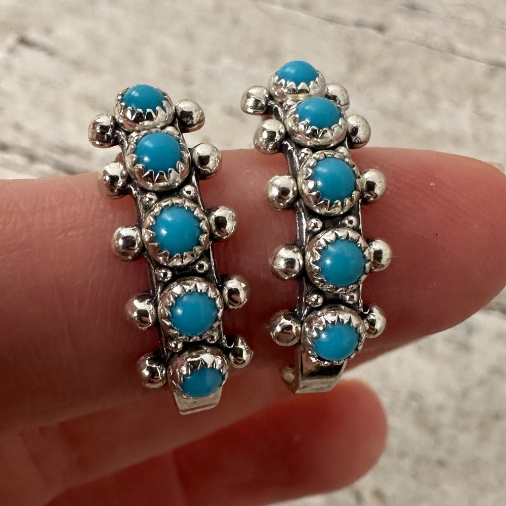 Vintage Navajo Native American Sterling And Turquoise Screw Back Earring